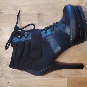 Jennifer Lopez black platform shoes size 8.5